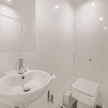 4-Bed Flat With Stunning Views Apartment London Exterior photo